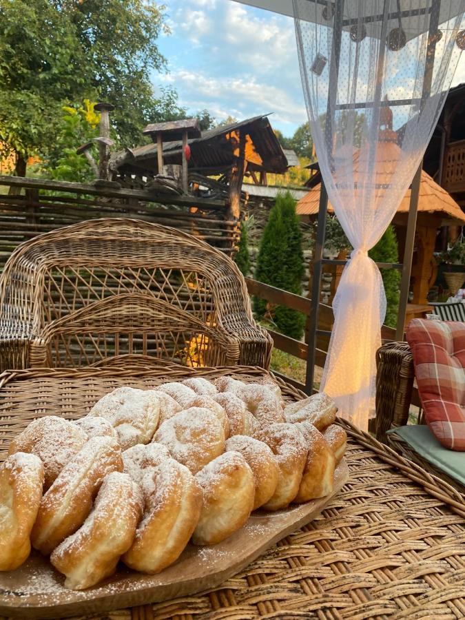 Floare De Maramures 1 Vadu Izei Eksteriør billede